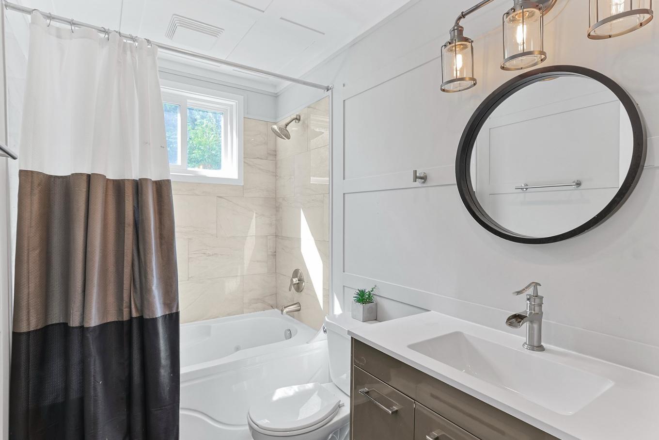 Bathroom - 289 - 291 Rue Du Parc, Saint-Clet, QC - Indoor Photo Showing Bathroom