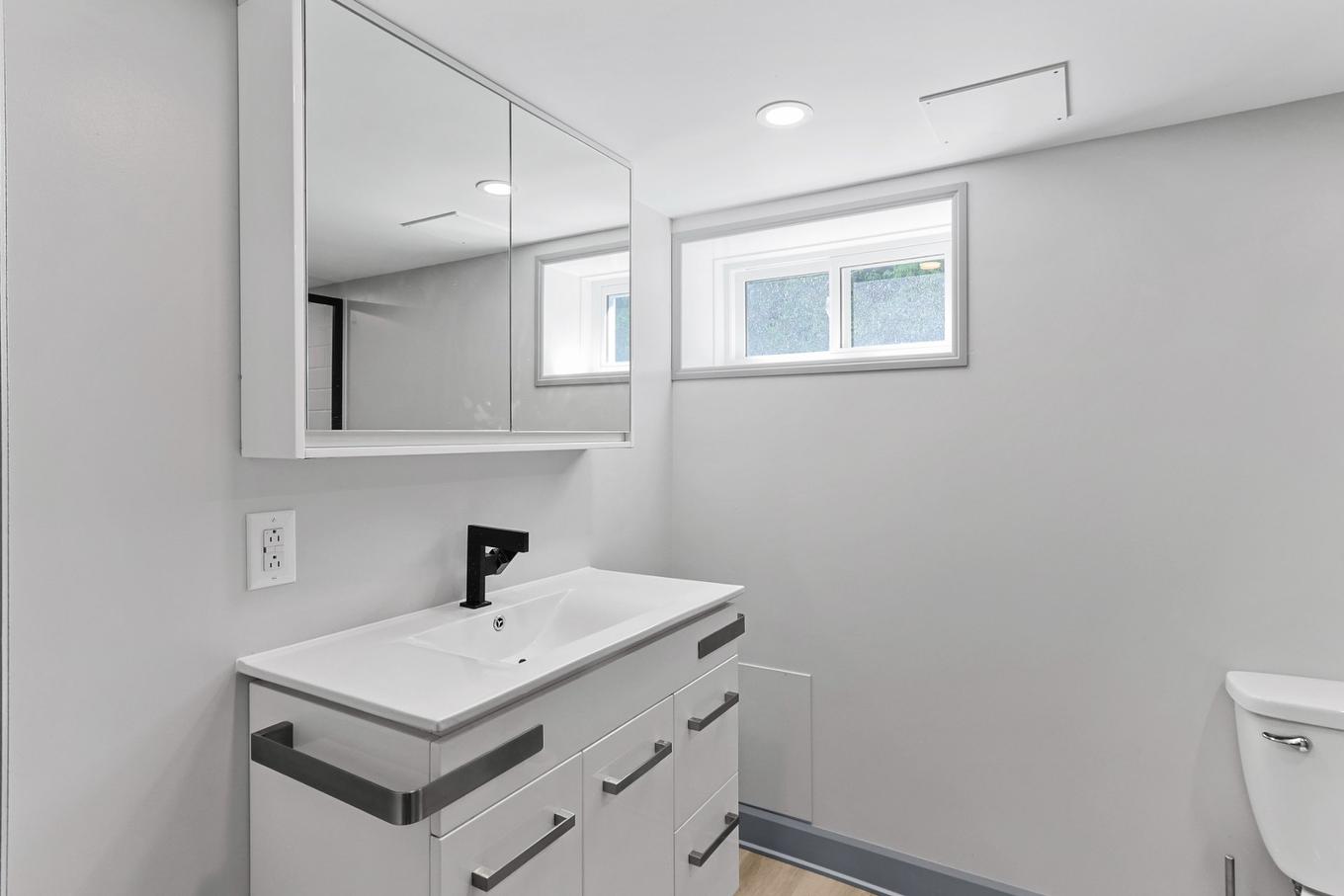 Bathroom - 289 - 291 Rue Du Parc, Saint-Clet, QC - Indoor Photo Showing Bathroom