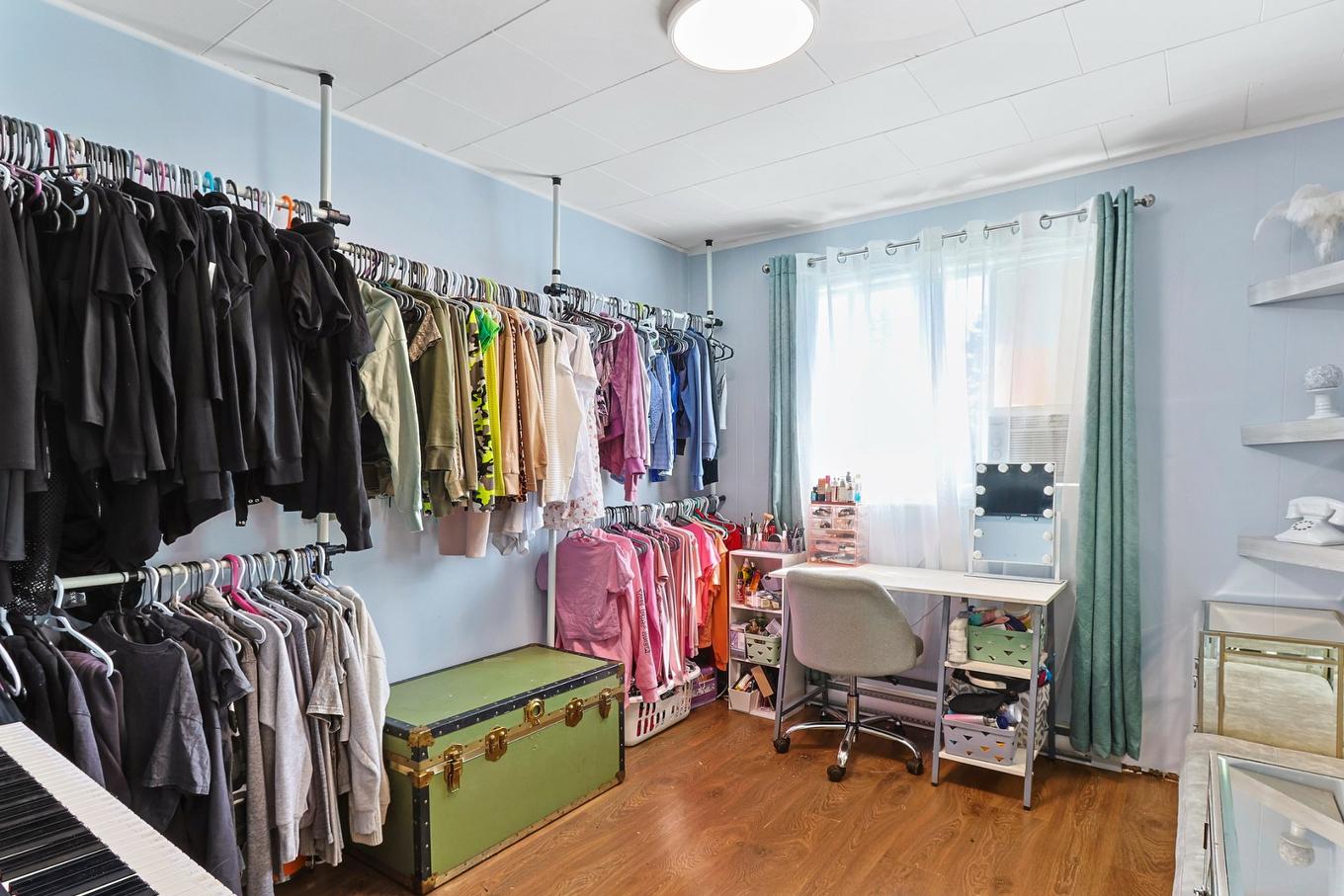 Bedroom - 289 - 291 Rue Du Parc, Saint-Clet, QC - Indoor With Storage