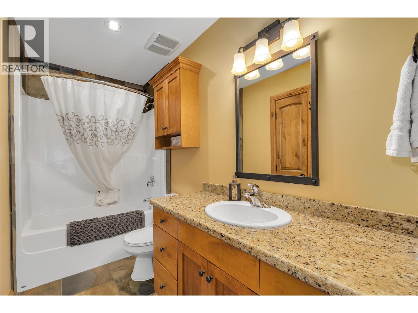 7700 Porcupine Road Unit# 4510, Big White, BC - Indoor Photo Showing Bathroom