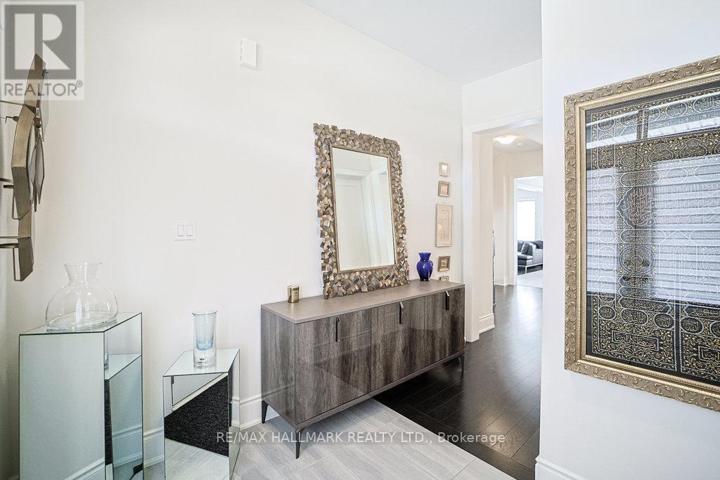 Foyer - 25 Kentledge Avenue, East Gwillimbury, ON - Indoor Photo Showing Bathroom