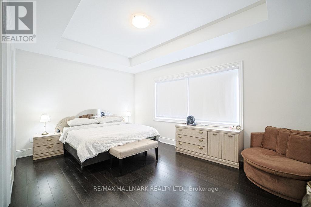 Master Bedroom - 25 Kentledge Avenue, East Gwillimbury, ON - Indoor Photo Showing Bedroom