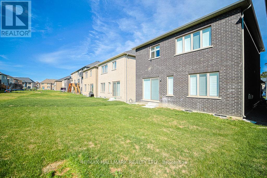 25 Kentledge Avenue, East Gwillimbury, ON - Outdoor With Exterior