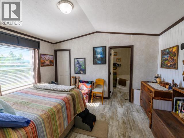 Mile 866 Alaska Highway, Whitehorse, YT - Indoor Photo Showing Bedroom