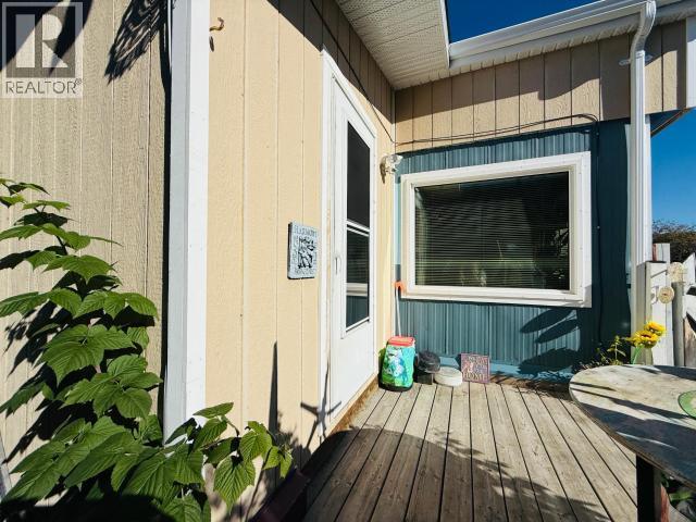 27-833 Range Road, Whitehorse, YT - Outdoor With Exterior