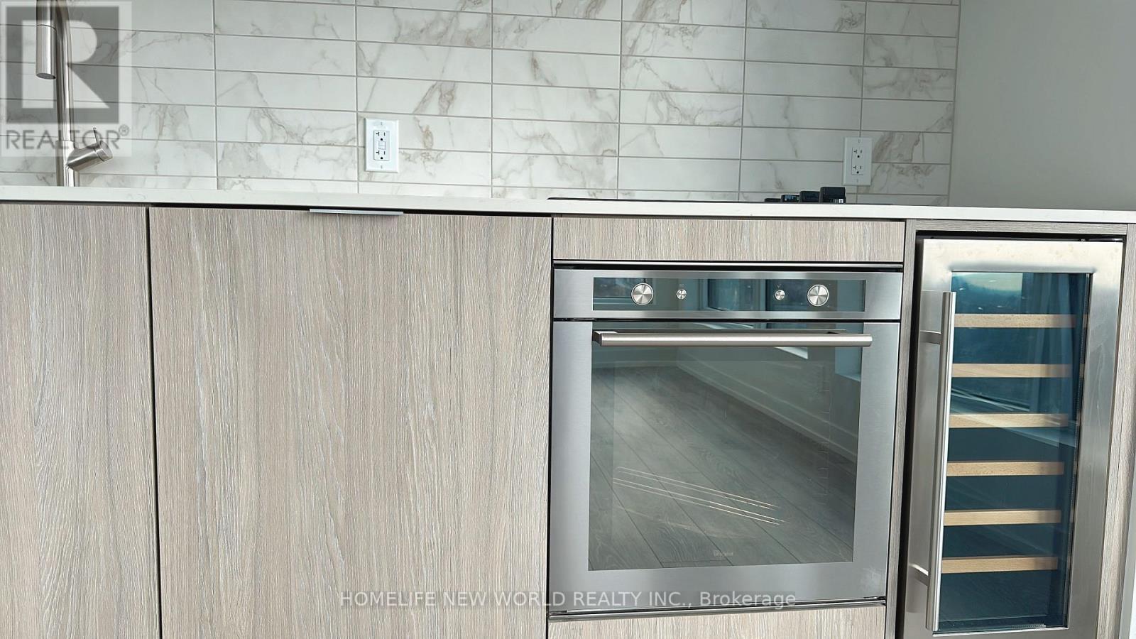 1621 - 2020 Bathurst Street, Toronto, ON - Indoor Photo Showing Kitchen