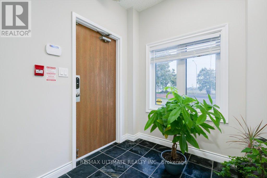 201 - 345 Renfrew Drive, Markham, ON