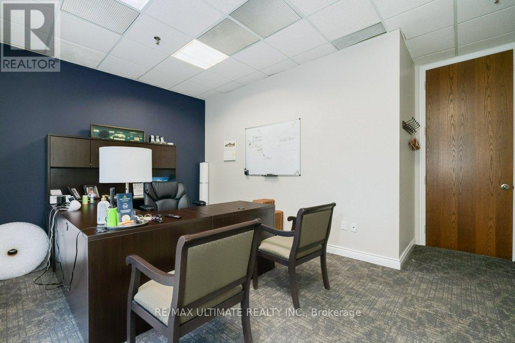 201 - 345 Renfrew Drive, Markham, ON