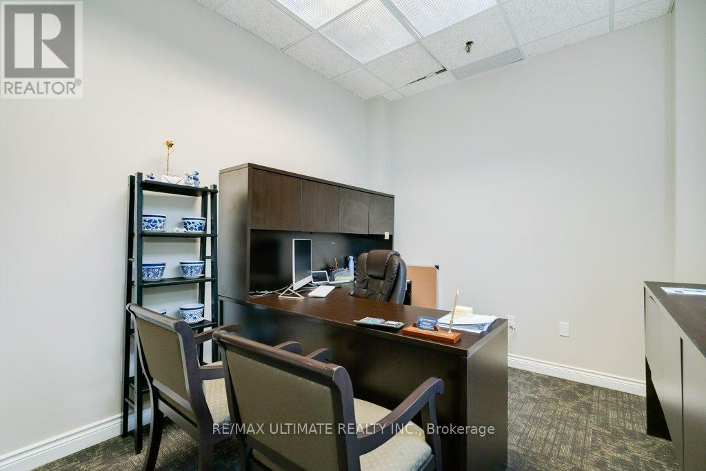 201 - 345 Renfrew Drive, Markham, ON