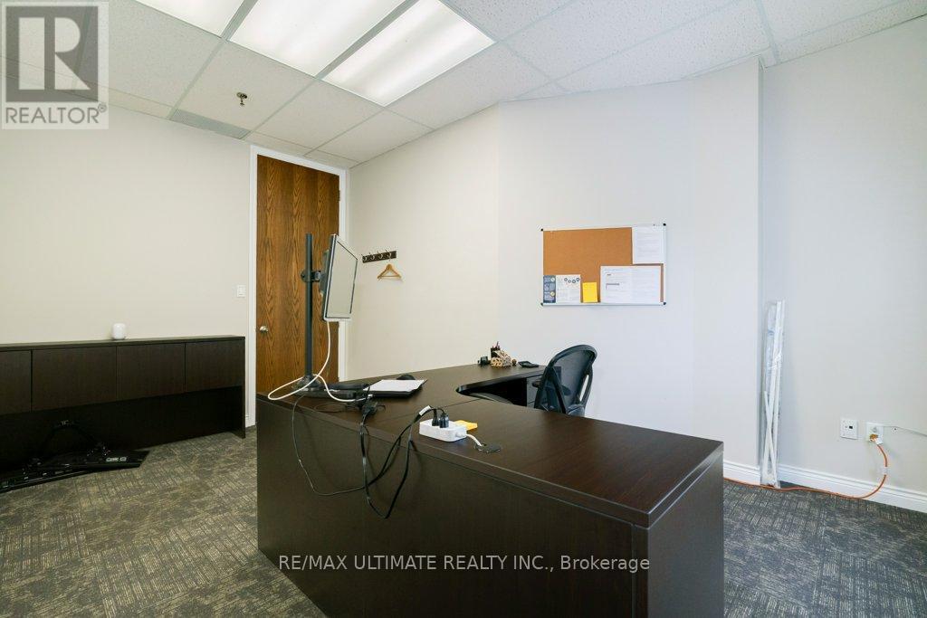 201 - 345 Renfrew Drive, Markham, ON