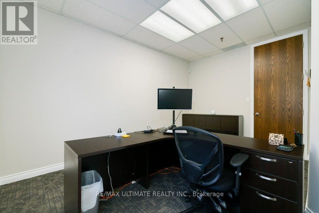 201 - 345 Renfrew Drive, Markham, ON