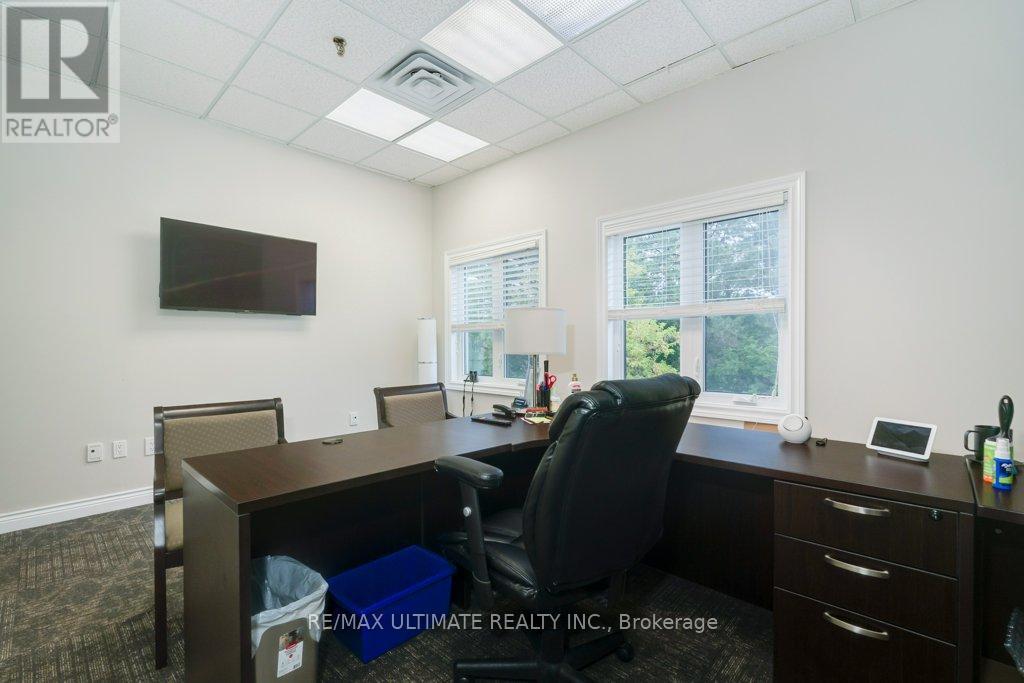 201 - 345 Renfrew Drive, Markham, ON