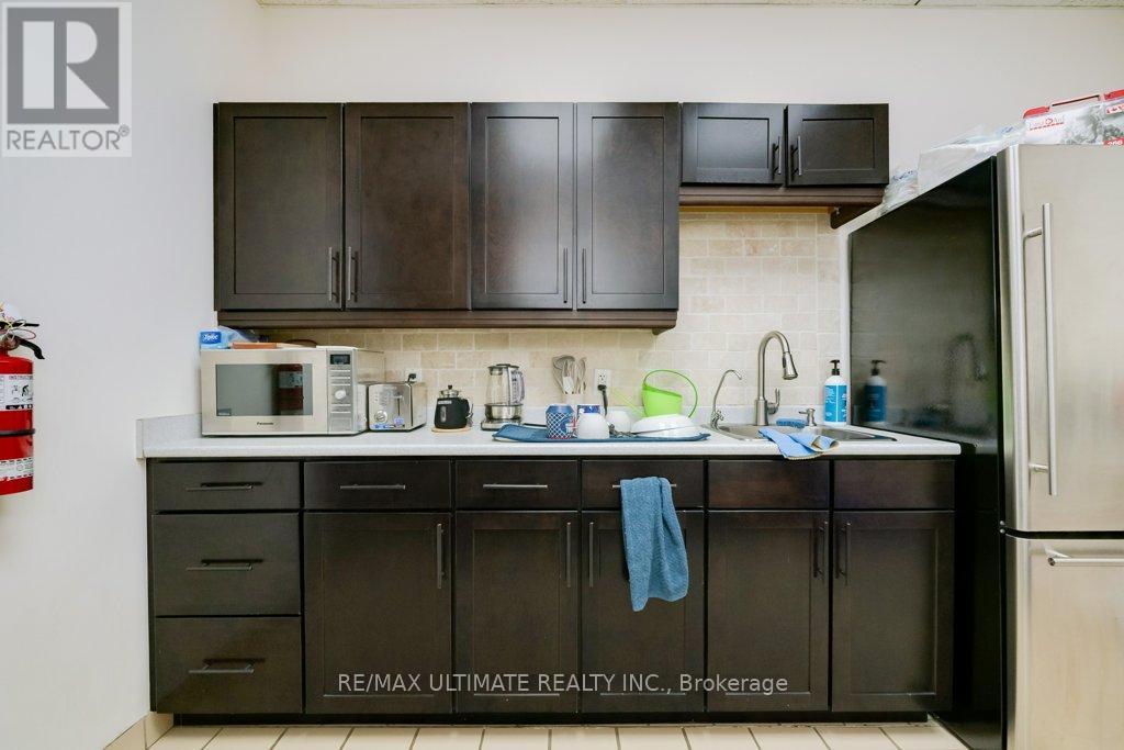 201 - 345 Renfrew Drive, Markham, ON