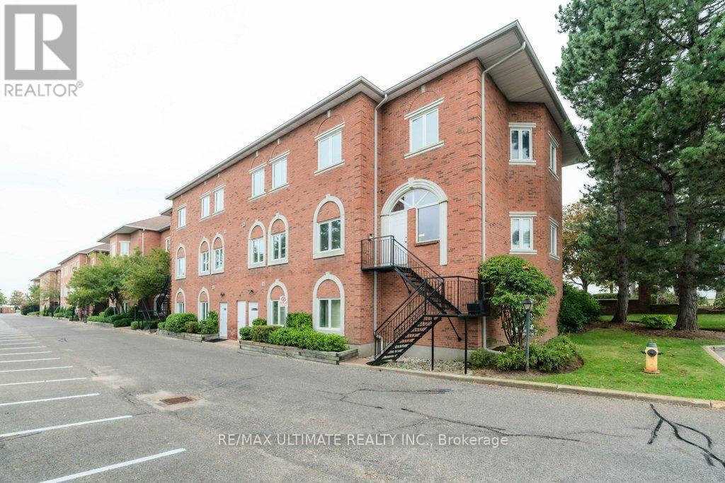 201 - 345 Renfrew Drive, Markham, ON