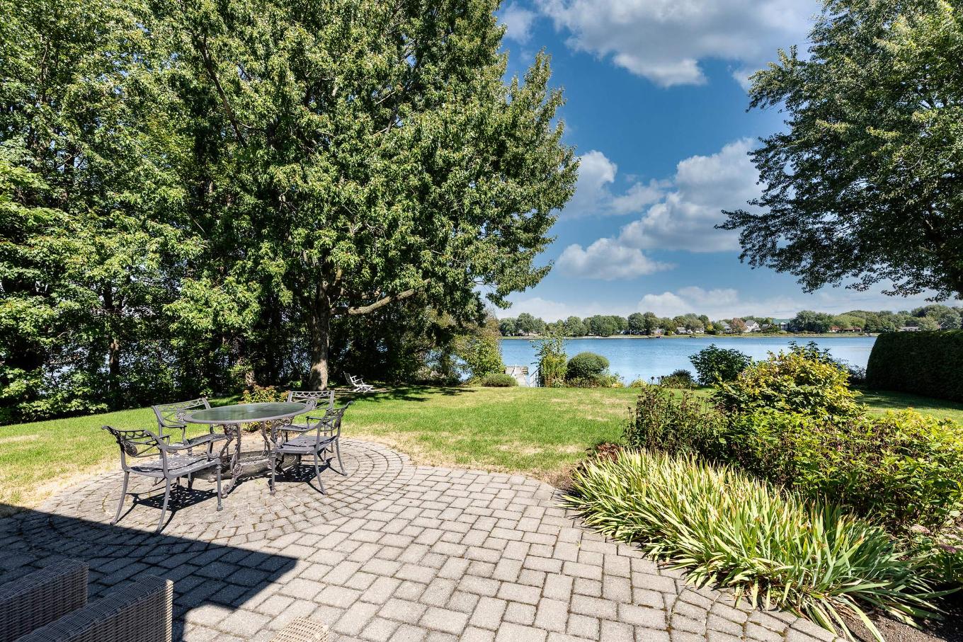 Patio - 185 Rue Harris, Saint-Jean-Sur-Richelieu, QC - Outdoor With Body Of Water