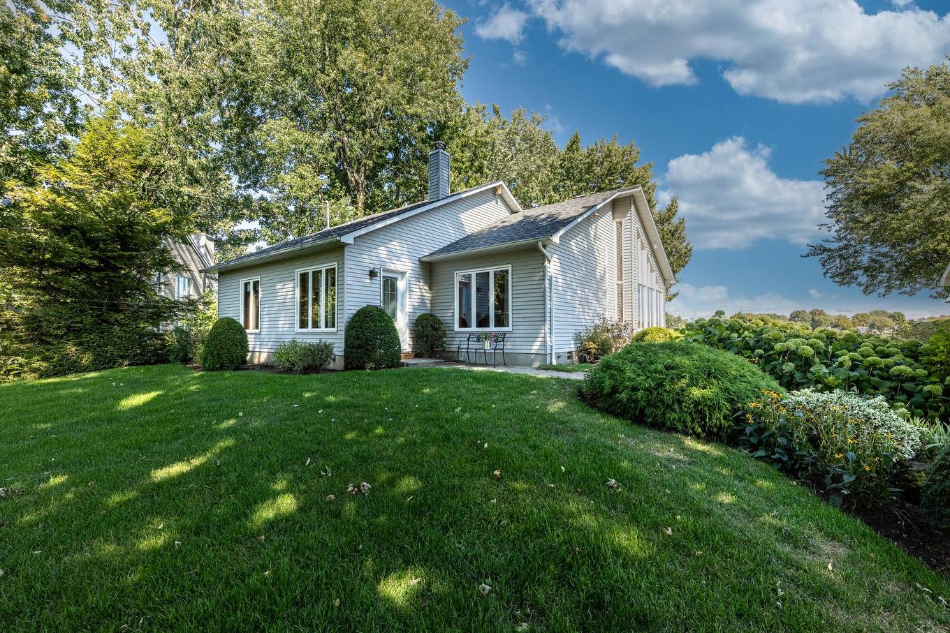 Frontage - 185 Rue Harris, Saint-Jean-Sur-Richelieu, QC - Outdoor