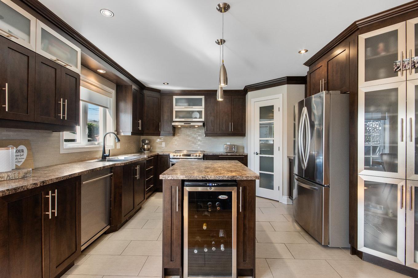 Kitchen - 847 Rue Du Biat, Saint-Jean-Sur-Richelieu, QC - Indoor Photo Showing Kitchen With Upgraded Kitchen