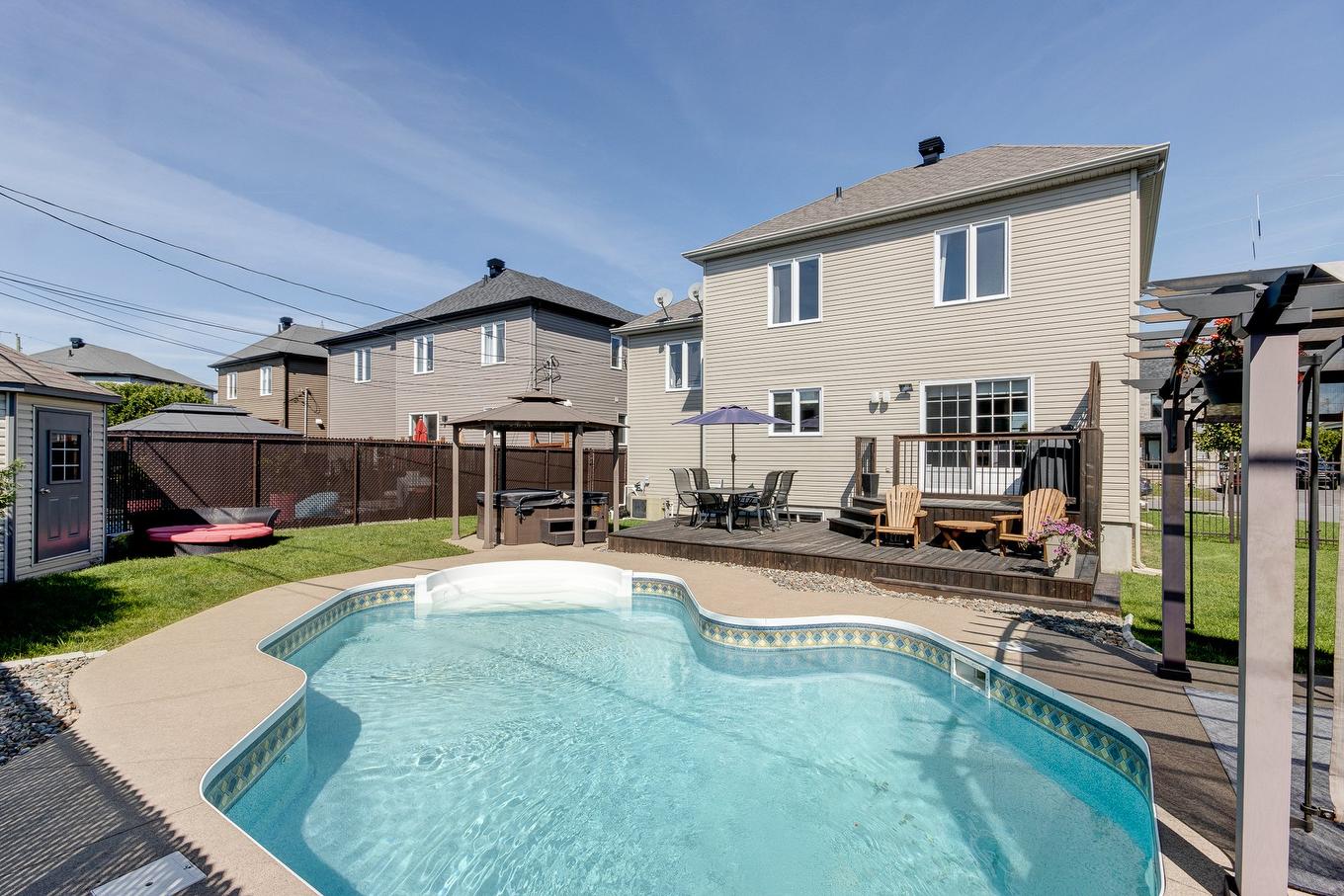 Pool - 847 Rue Du Biat, Saint-Jean-Sur-Richelieu, QC - Outdoor With In Ground Pool With Deck Patio Veranda With Backyard