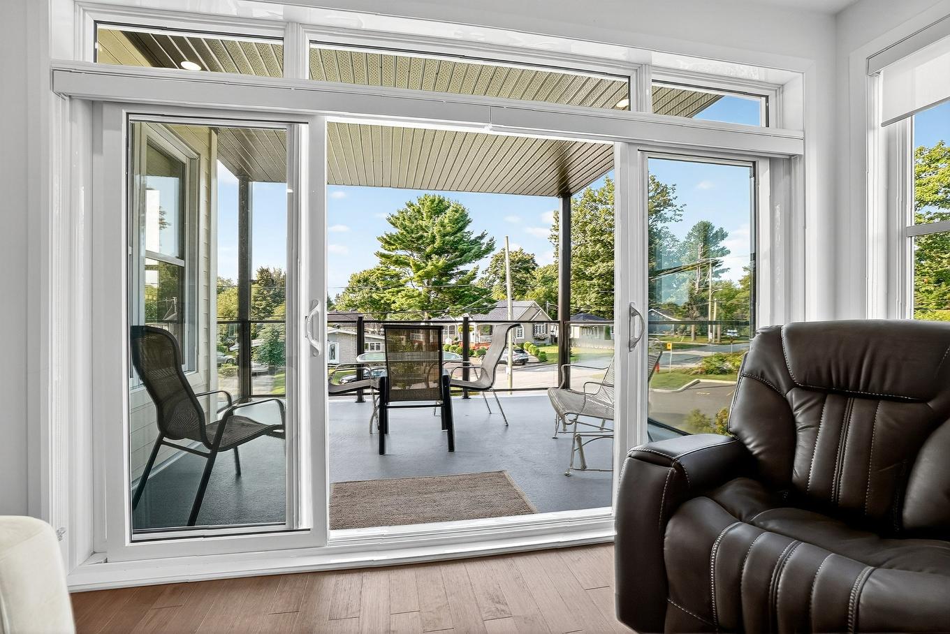 Balcon - 202-180 34E Rue O., Venise-En-Québec, QC -