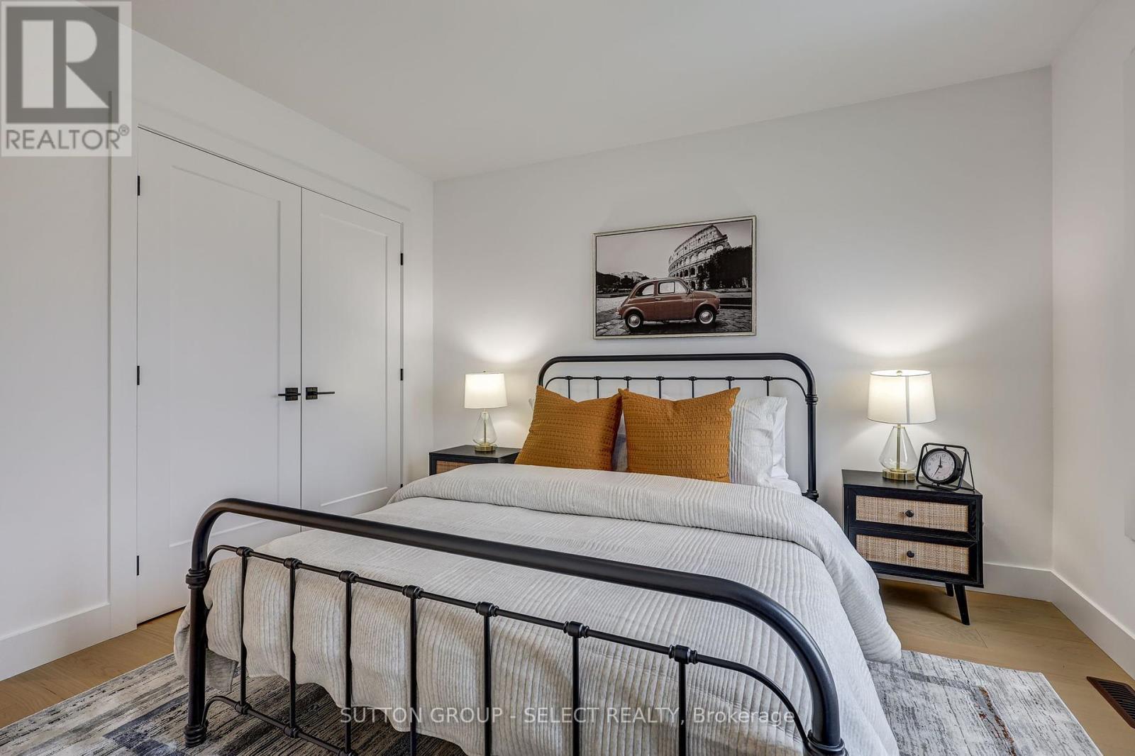 2 Five Stakes Street, Southwold, ON - Indoor Photo Showing Bedroom