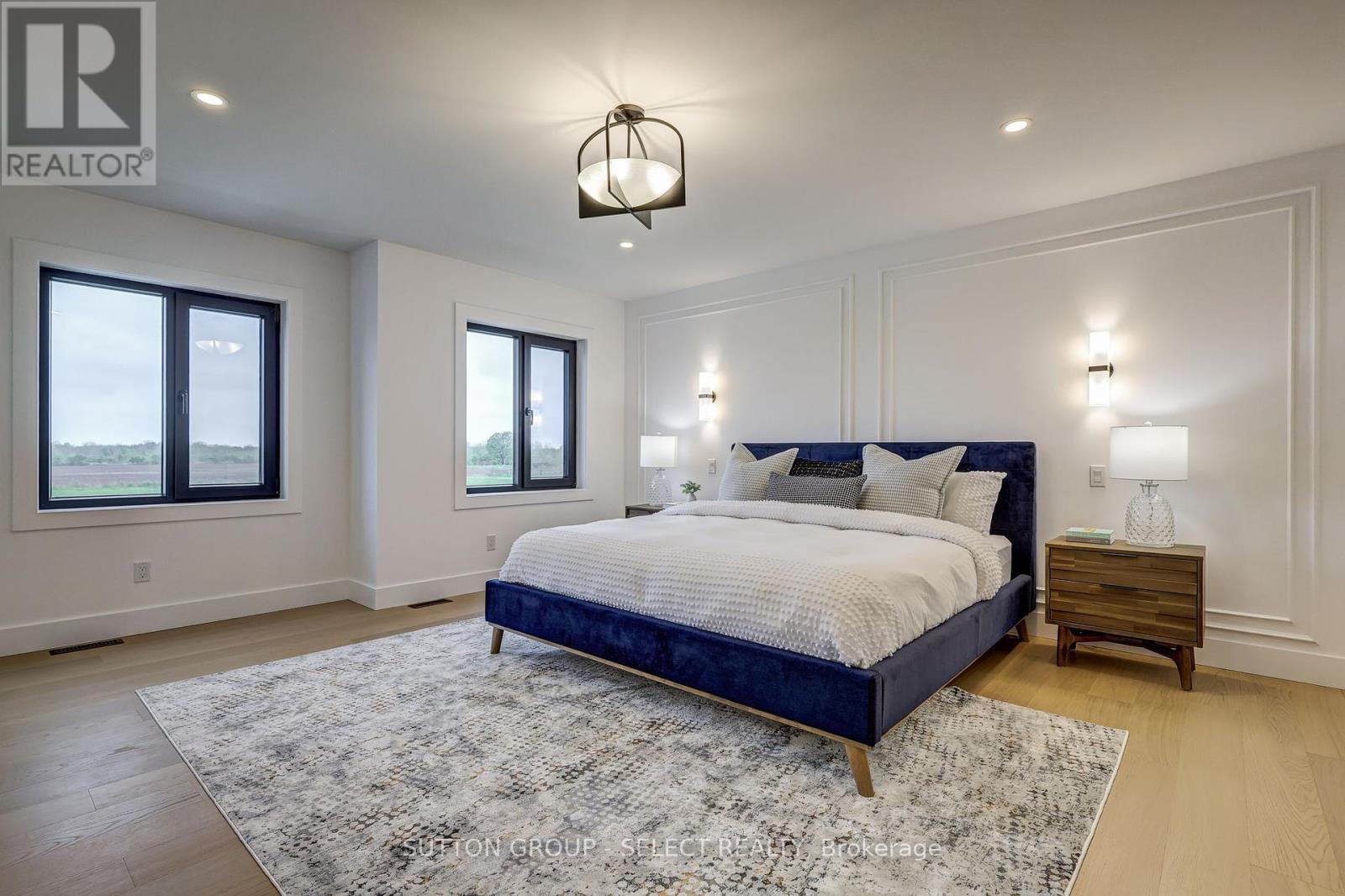 2 Five Stakes Street, Southwold, ON - Indoor Photo Showing Bedroom