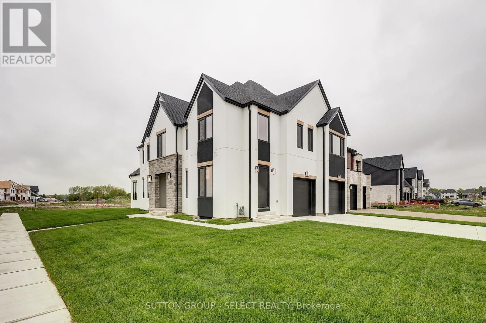 2 Five Stakes Street, Southwold, ON - Outdoor