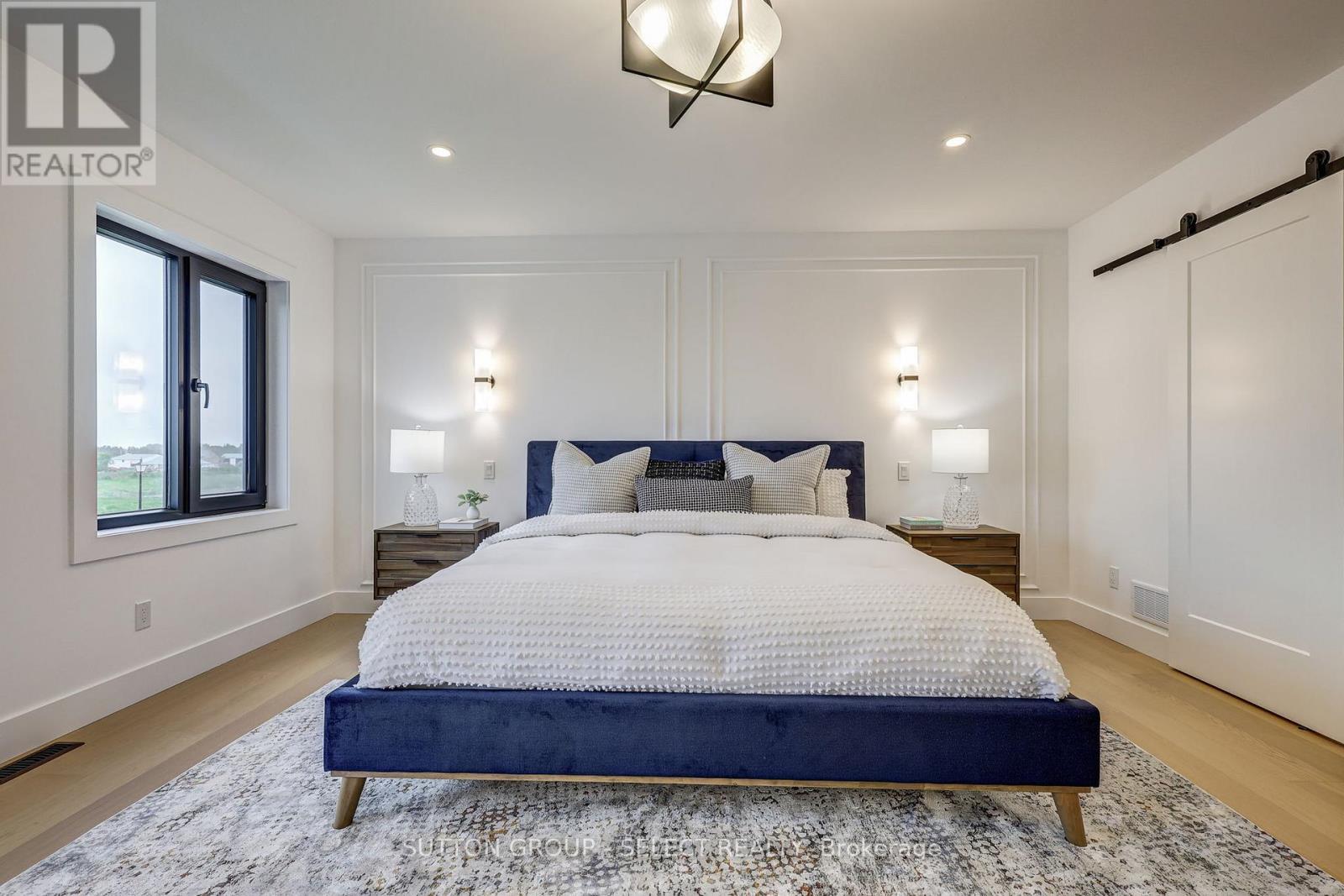 2 Five Stakes Street, Southwold, ON - Indoor Photo Showing Bedroom