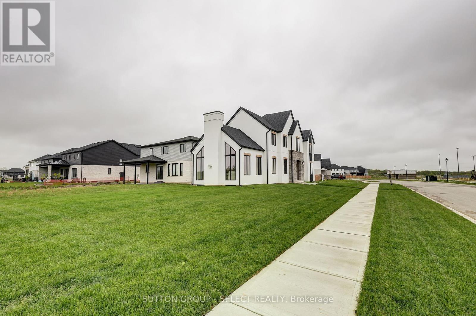 2 Five Stakes Street, Southwold, ON - Outdoor