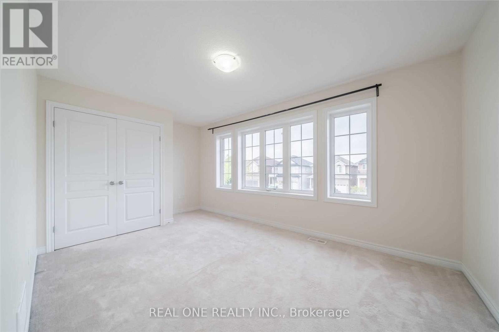 34 House Lane, Hamilton, ON - Indoor Photo Showing Other Room