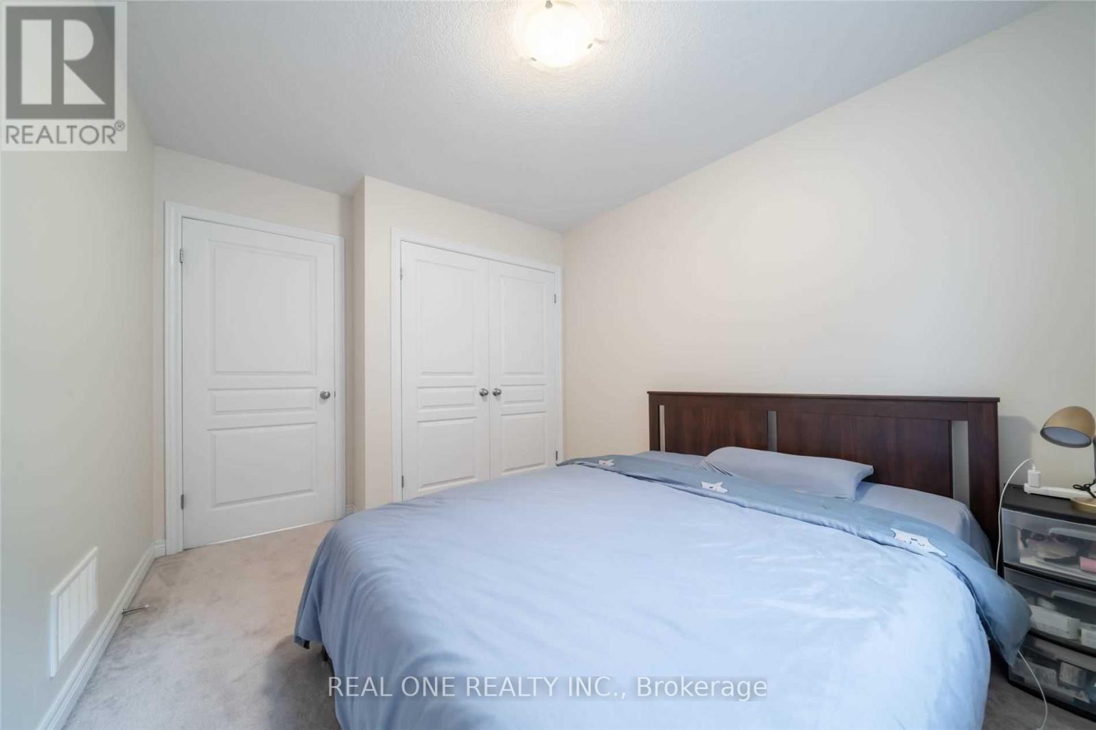 34 House Lane, Hamilton, ON - Indoor Photo Showing Bedroom