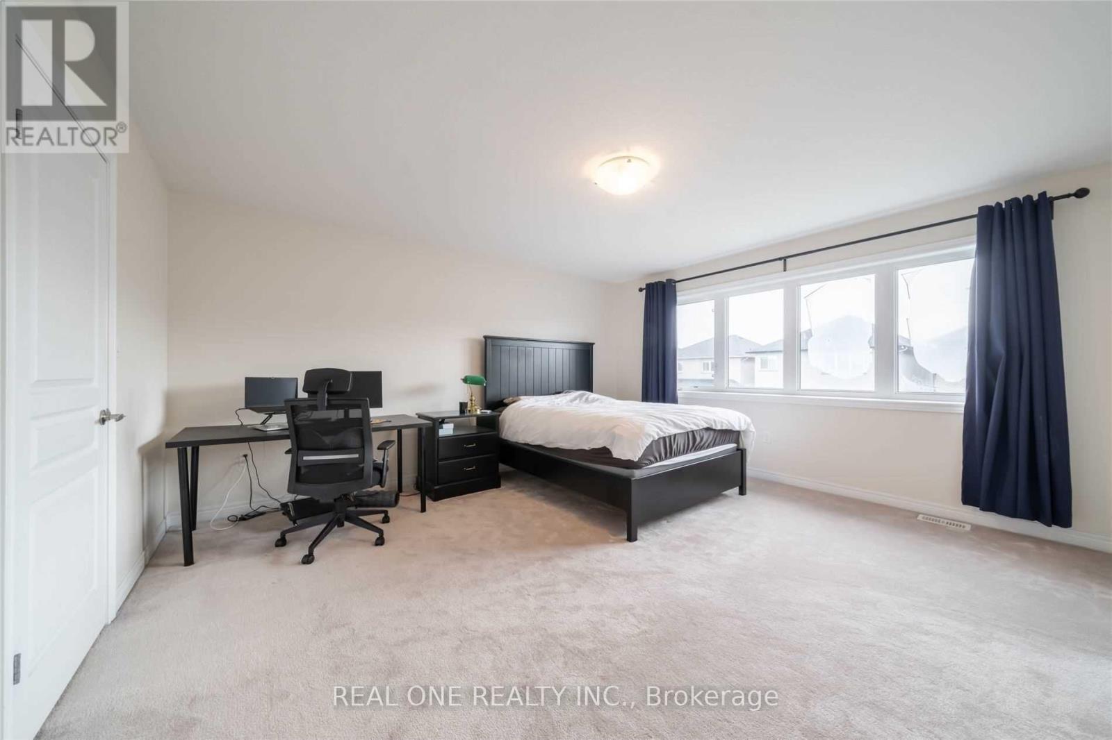 34 House Lane, Hamilton, ON - Indoor Photo Showing Bedroom