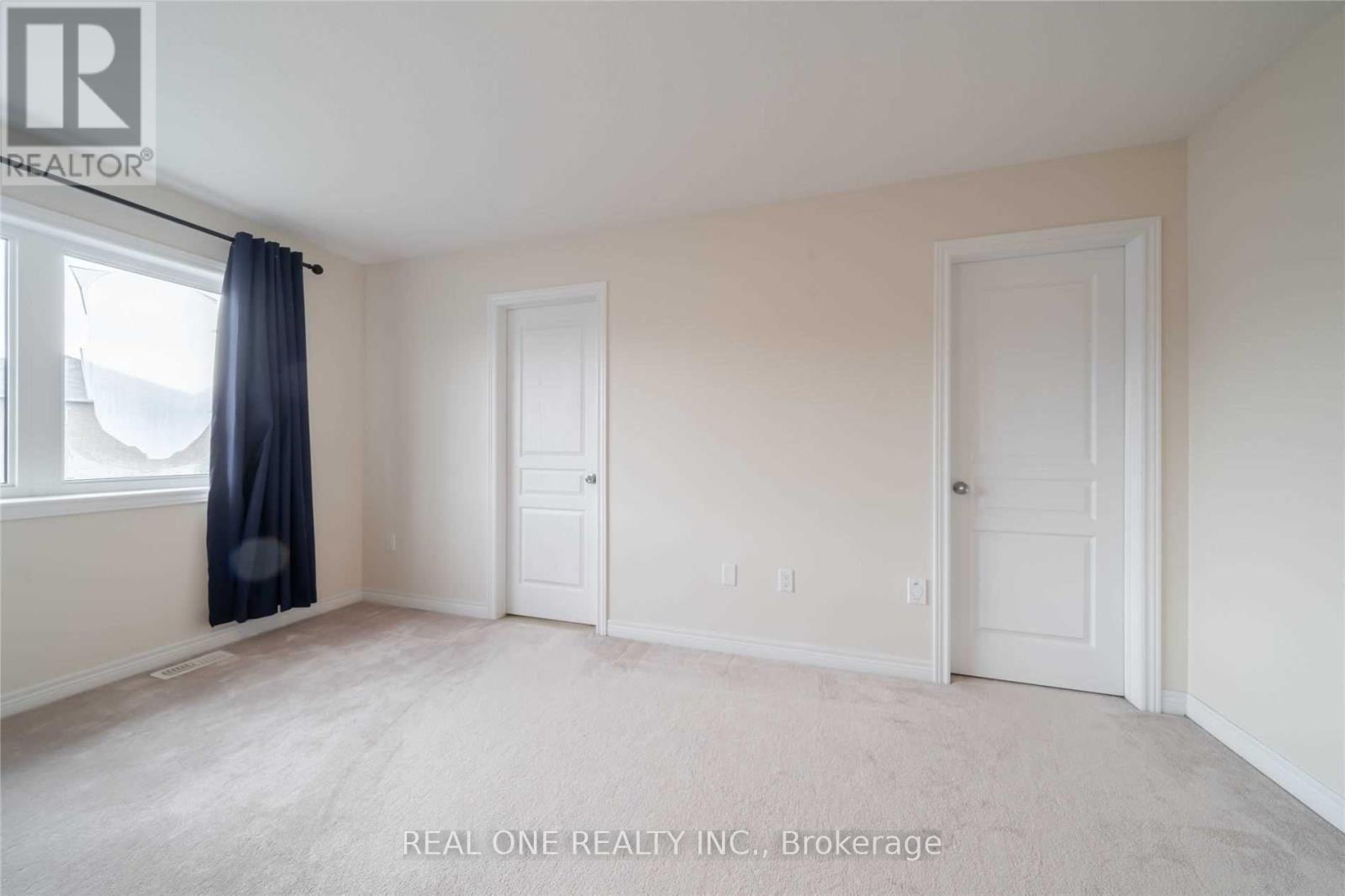 34 House Lane, Hamilton, ON - Indoor Photo Showing Other Room