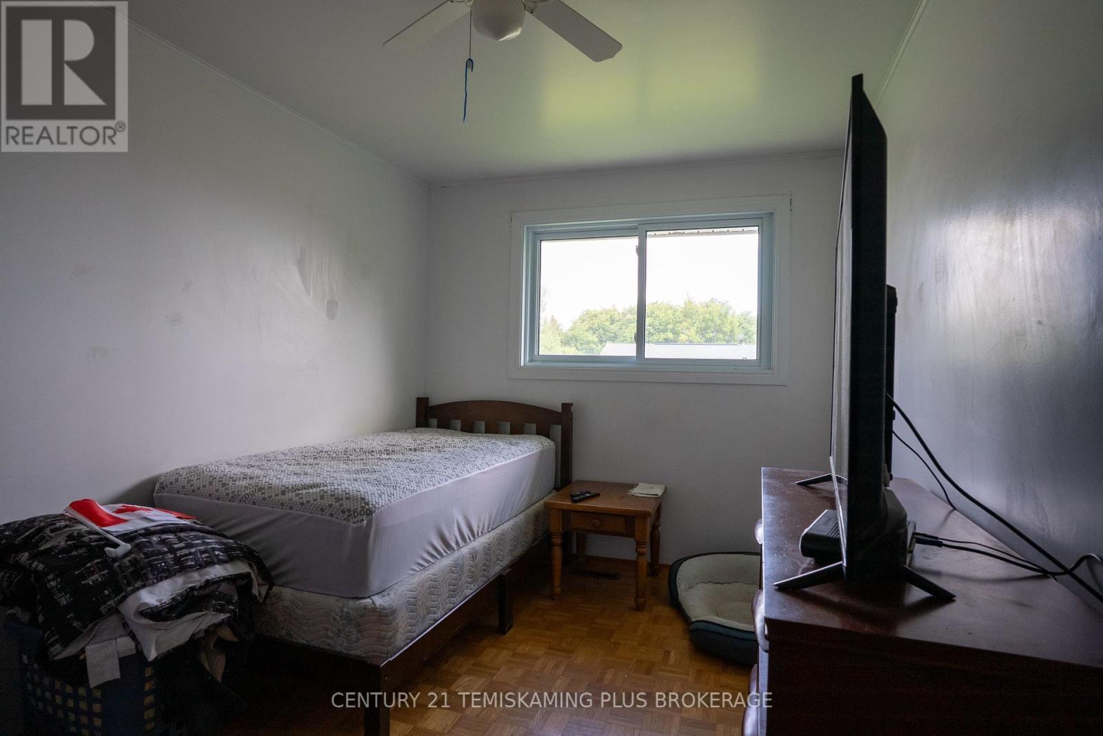 242 Bruce Street, Temiskaming Shores (Haileybury), ON - Indoor Photo Showing Bedroom