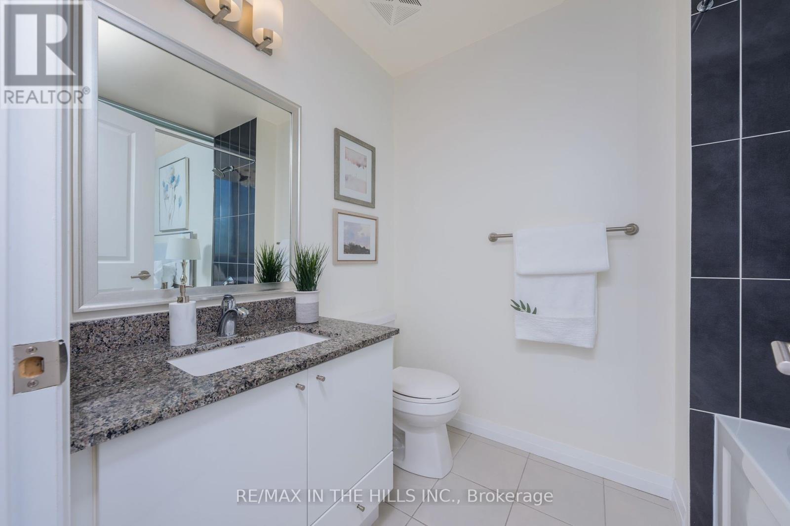 2007 - 55 Eglinton Avenue W, Mississauga, ON - Indoor Photo Showing Bathroom