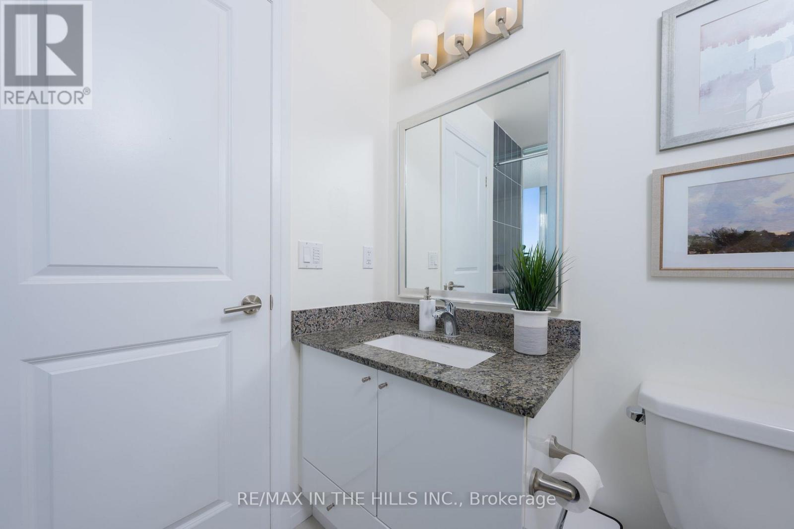 2007 - 55 Eglinton Avenue W, Mississauga, ON - Indoor Photo Showing Bathroom