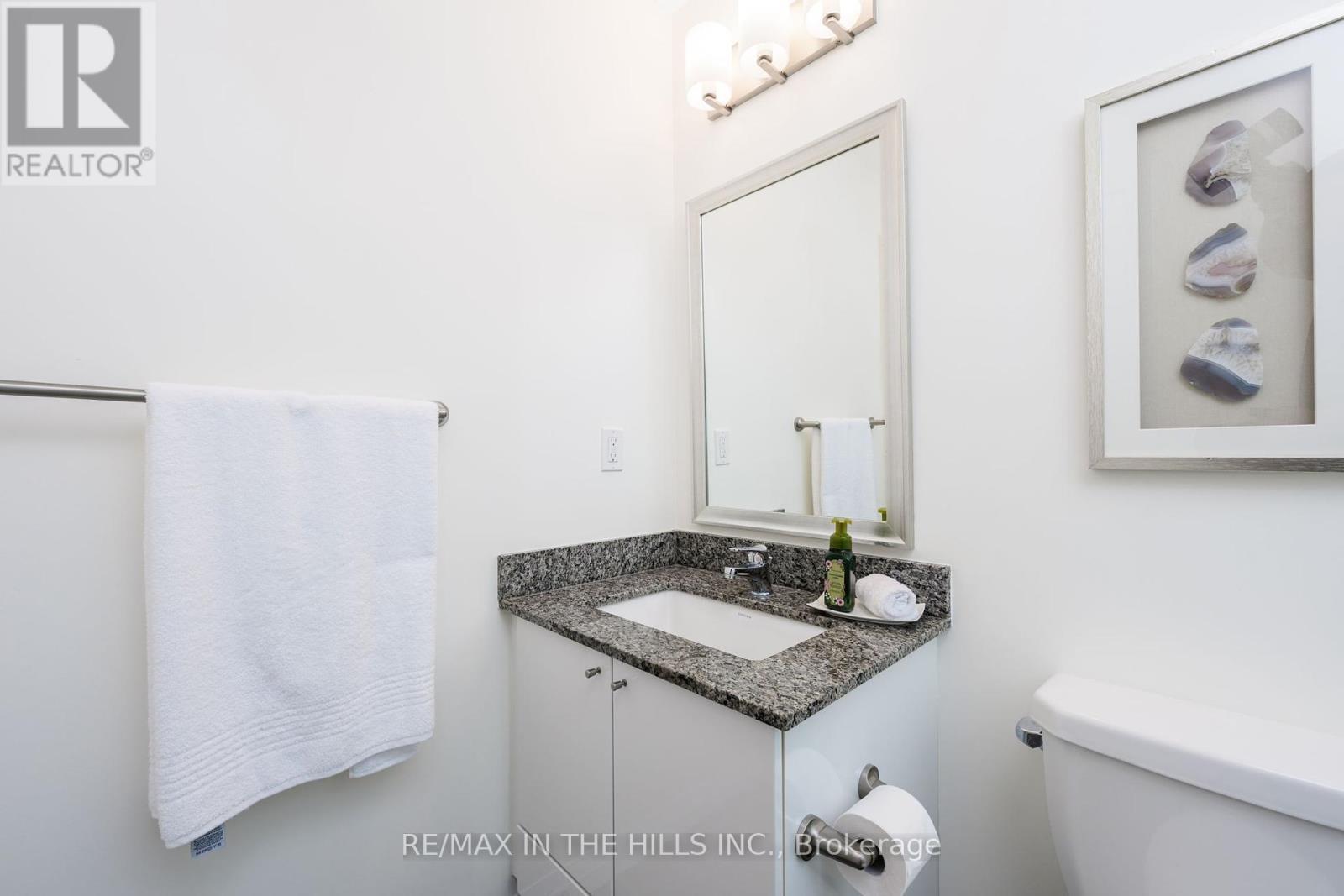 2007 - 55 Eglinton Avenue W, Mississauga, ON - Indoor Photo Showing Bathroom