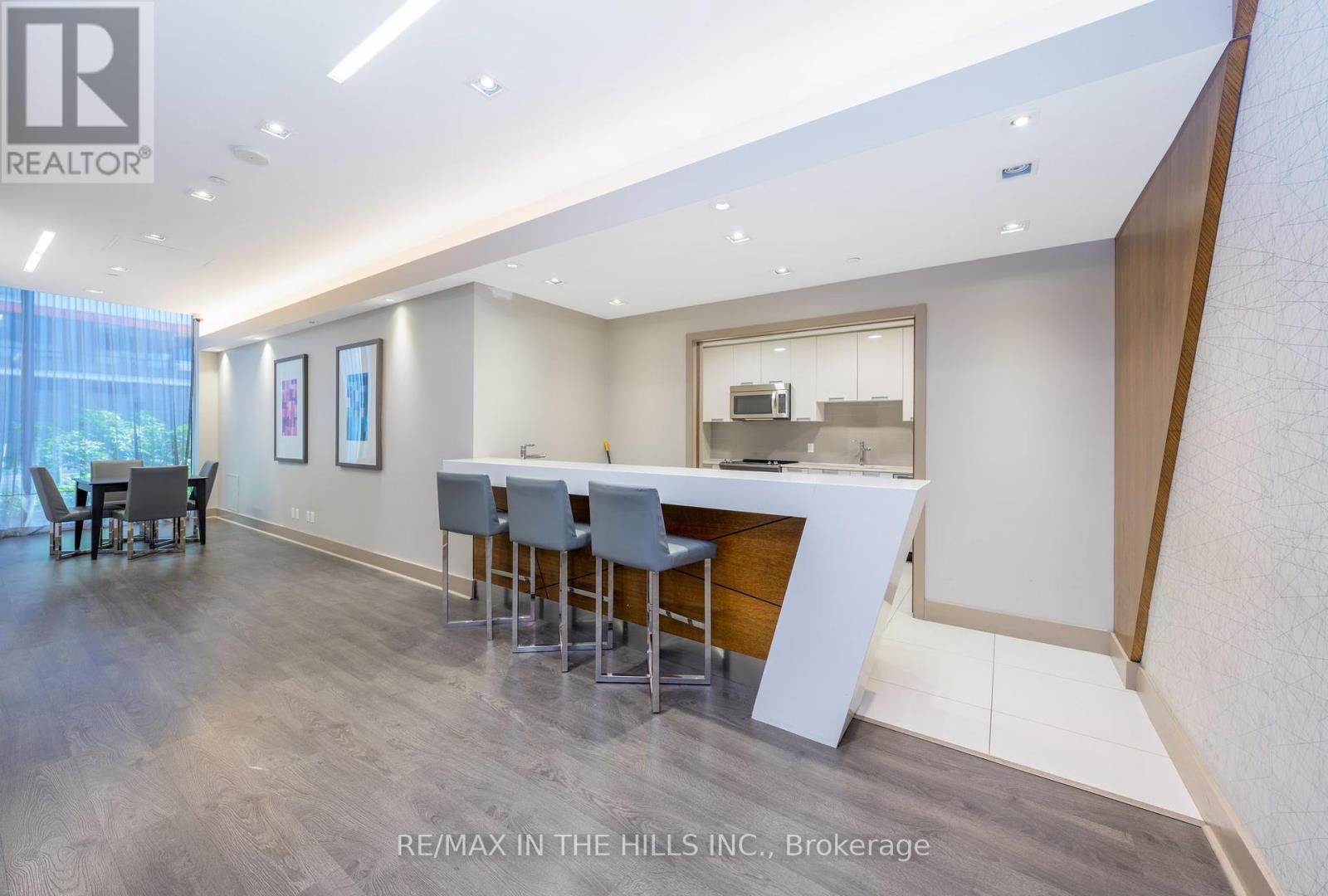 2007 - 55 Eglinton Avenue W, Mississauga, ON - Indoor Photo Showing Dining Room
