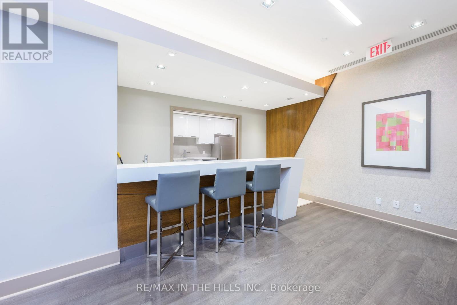 2007 - 55 Eglinton Avenue W, Mississauga, ON - Indoor Photo Showing Dining Room