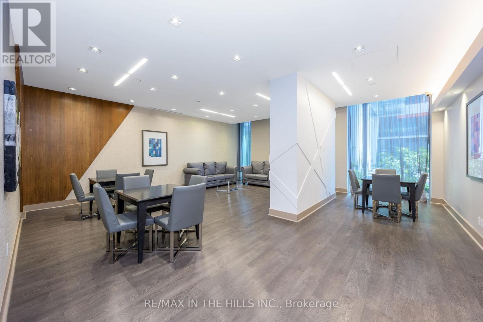 2007 - 55 Eglinton Avenue W, Mississauga, ON - Indoor Photo Showing Dining Room