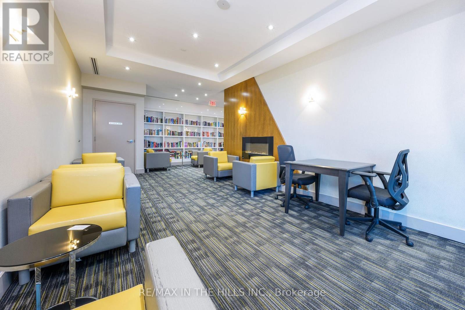 2007 - 55 Eglinton Avenue W, Mississauga, ON - Indoor Photo Showing Other Room