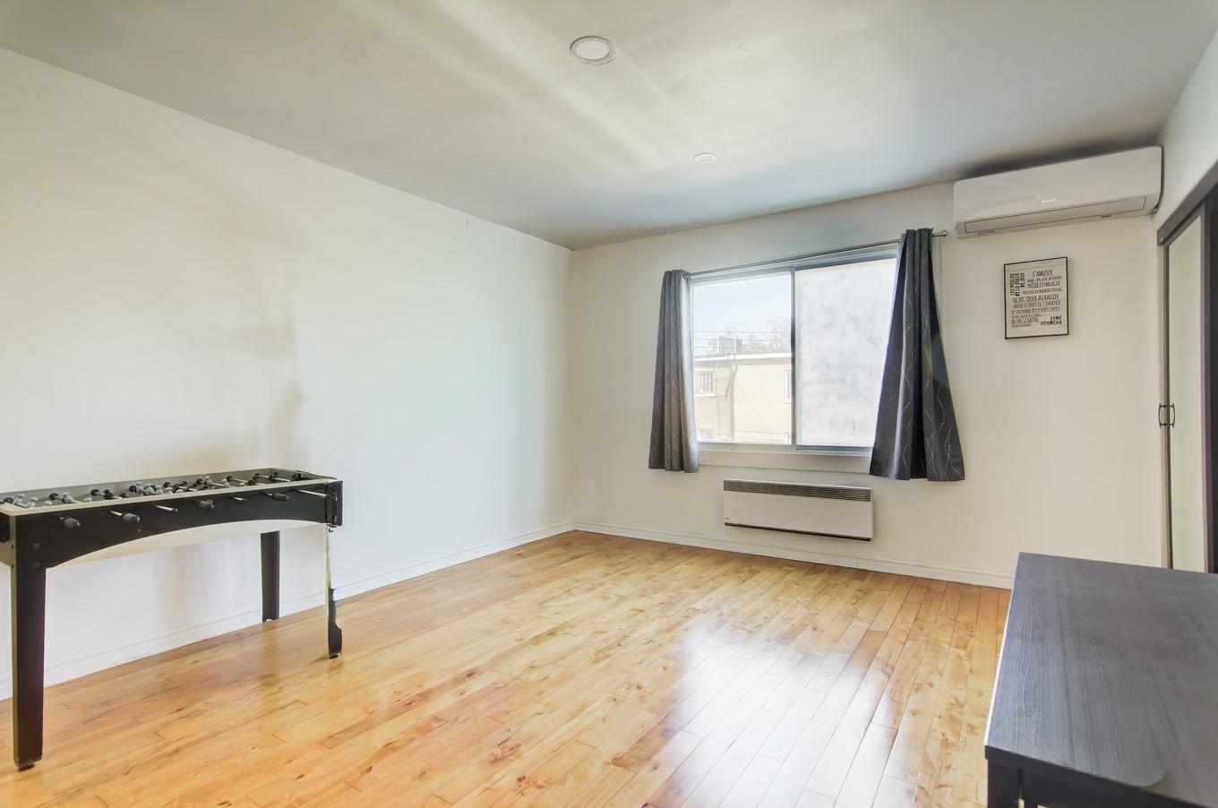 Salon - 5342 - 5344 Av. Dupuis, Montréal (Côte-Des-Neiges/Notre-Dame-De-Grâce), QC - Indoor Photo Showing Other Room