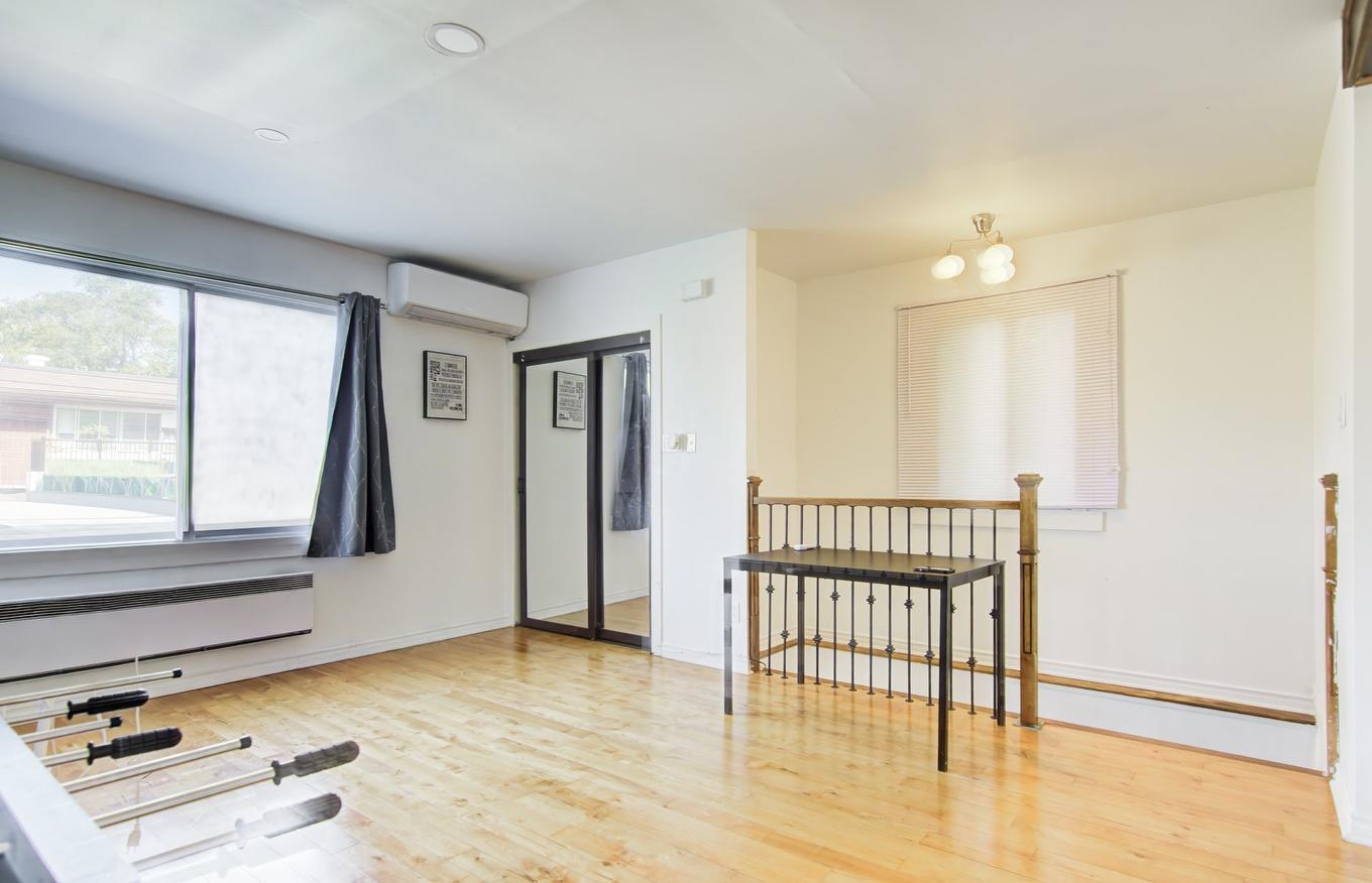 Salon - 5342 - 5344 Av. Dupuis, Montréal (Côte-Des-Neiges/Notre-Dame-De-Grâce), QC - Indoor Photo Showing Other Room