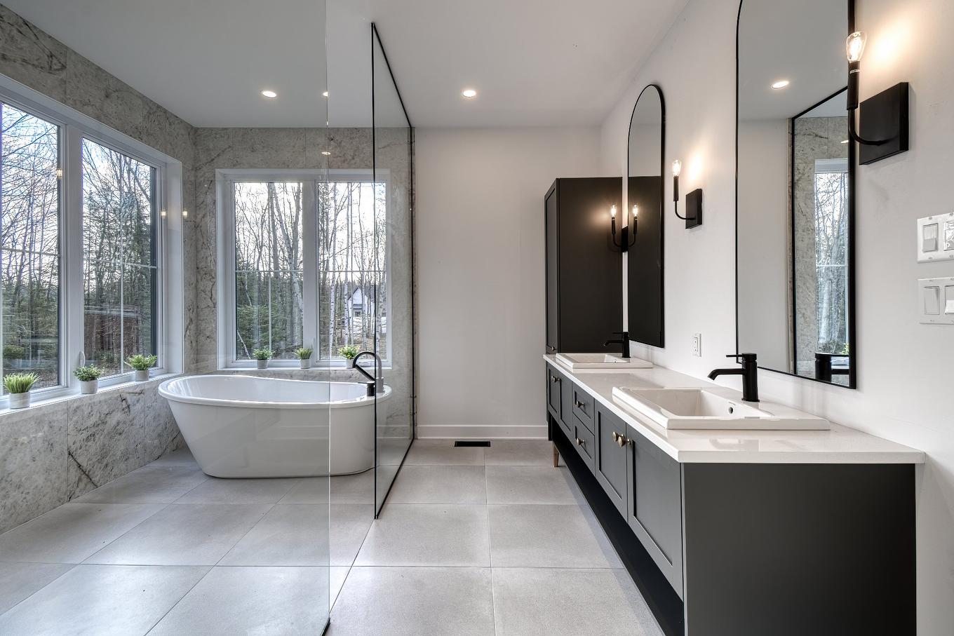 Ensuite bathroom - 180 Rue De L'Artisan, Saint-Colomban, QC - Indoor Photo Showing Bathroom