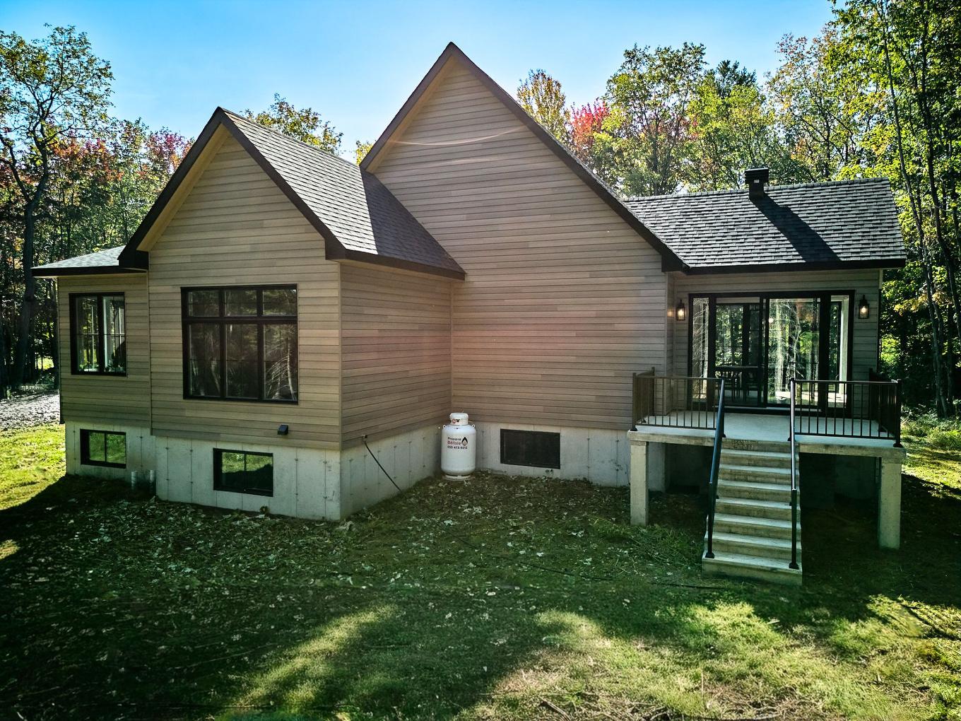 Back facade - 180 Rue De L'Artisan, Saint-Colomban, QC - Outdoor