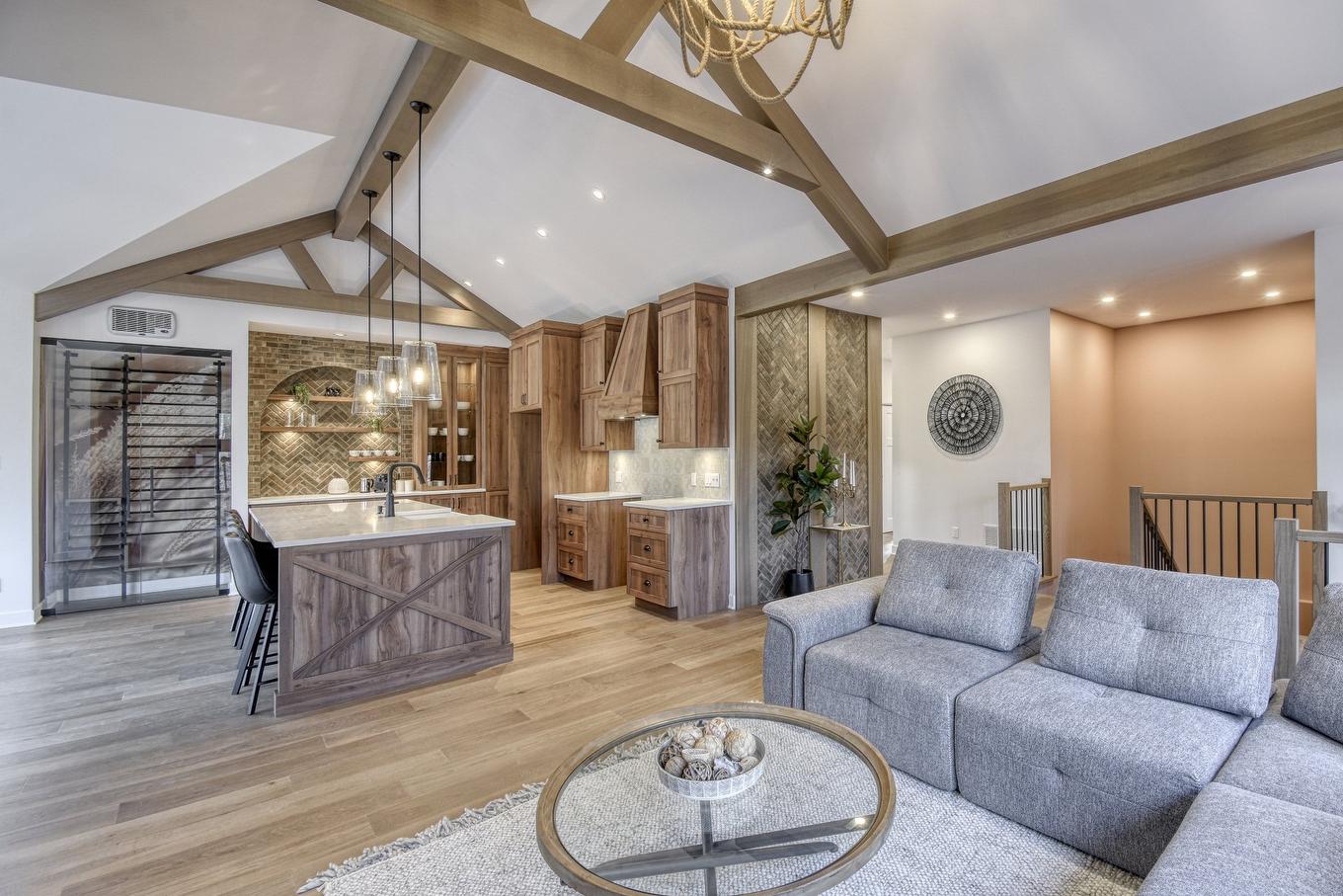 Living room - 180 Rue De L'Artisan, Saint-Colomban, QC - Indoor Photo Showing Living Room