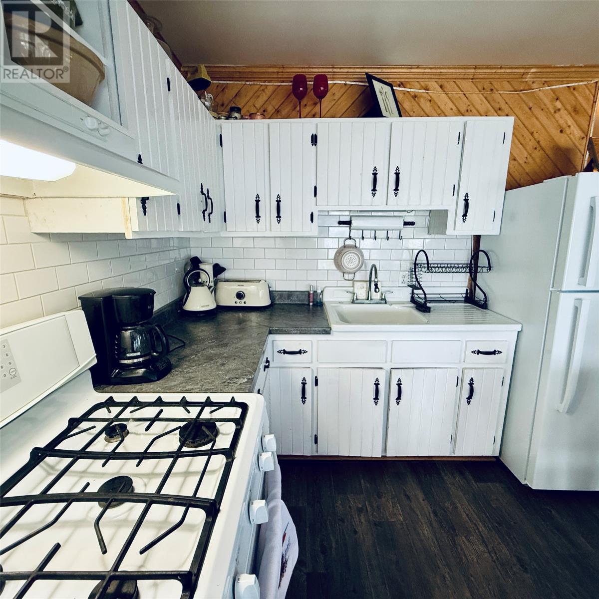 3 Robert Road, South Brook, NL - Indoor Photo Showing Kitchen