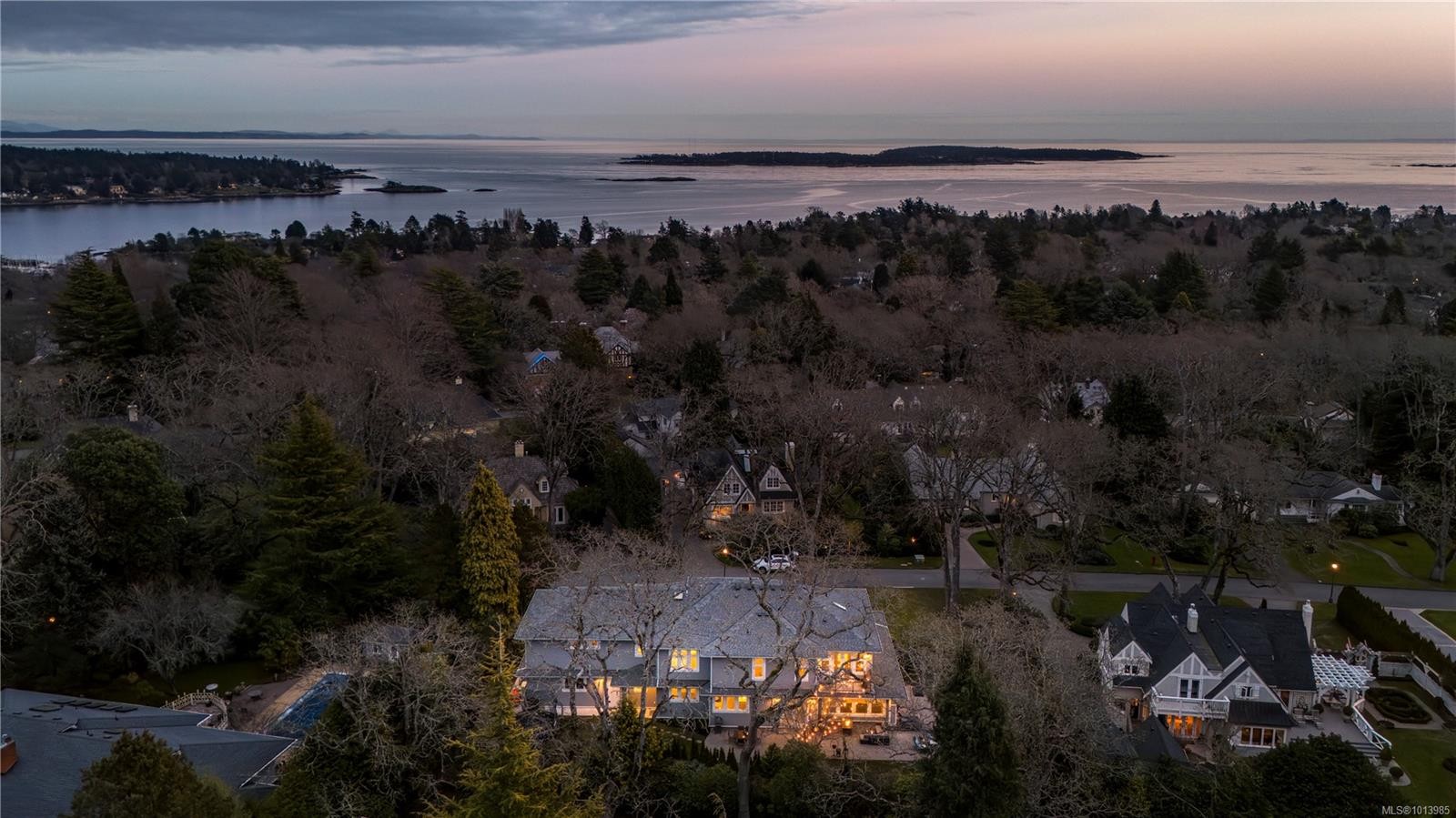 3350 Weald Rd, Oak Bay, BC