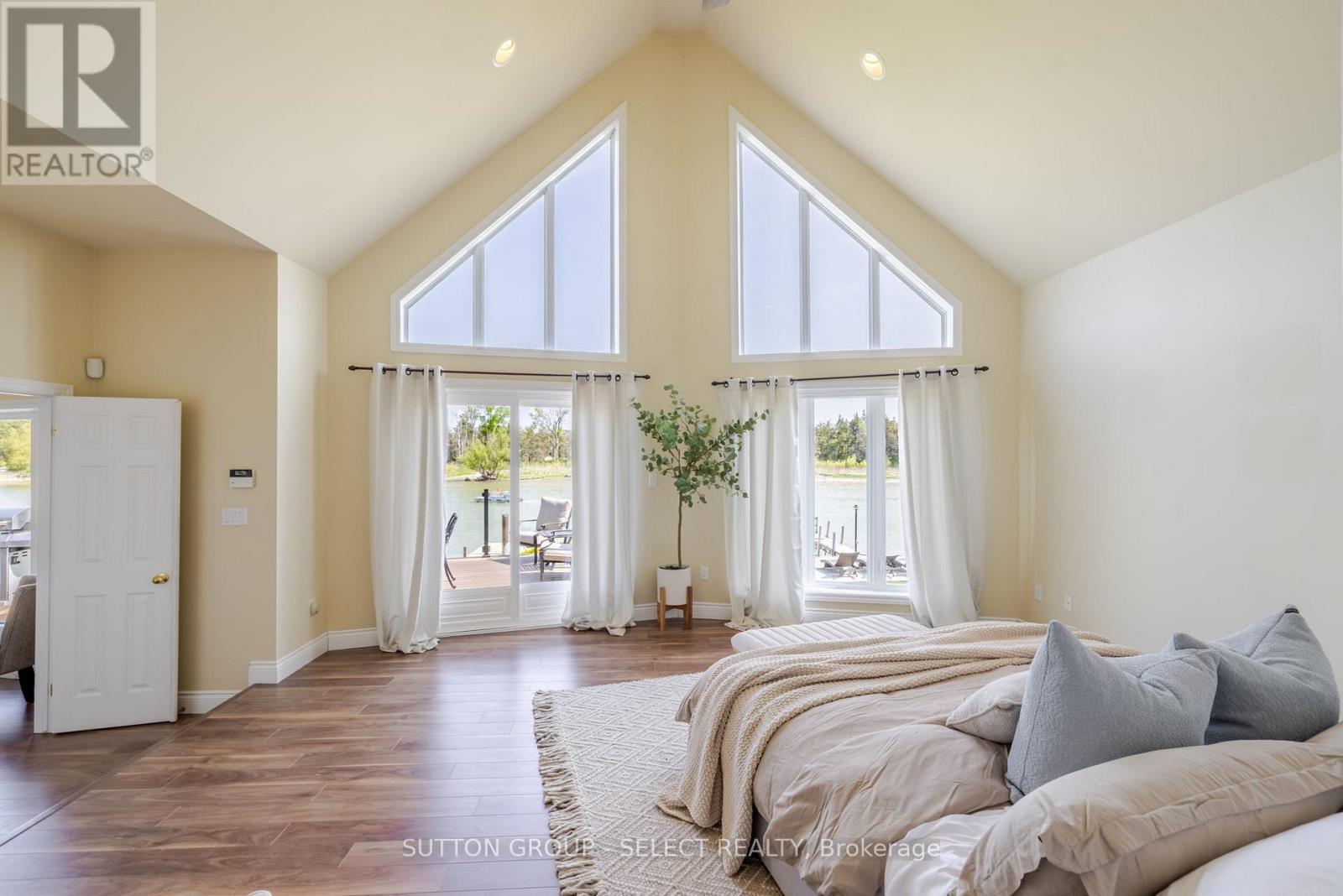 7474 Riverside Drive, Lambton Shores (Port Franks), ON - Indoor