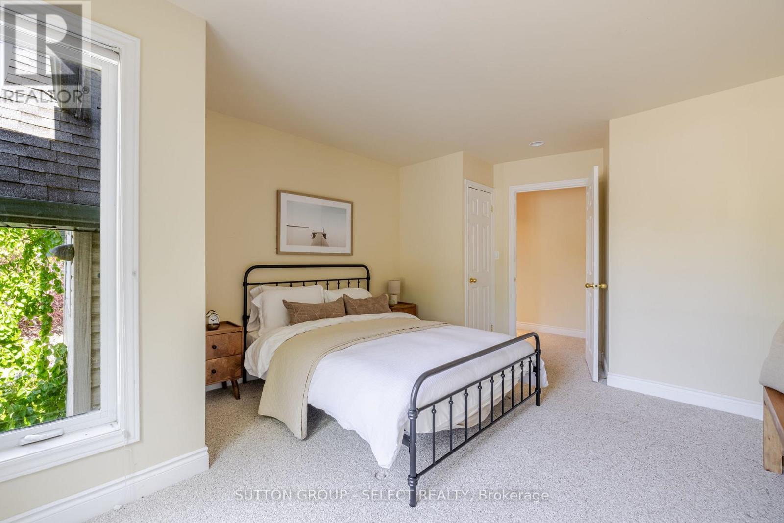 7474 Riverside Drive, Lambton Shores (Port Franks), ON - Indoor Photo Showing Bedroom