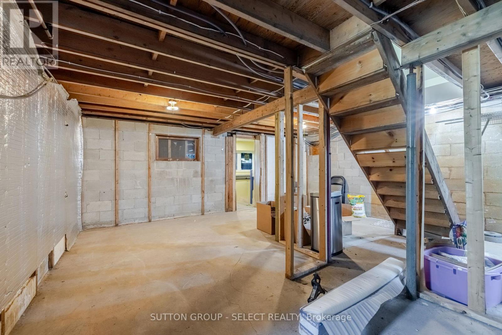 7474 Riverside Drive, Lambton Shores (Port Franks), ON - Indoor Photo Showing Basement